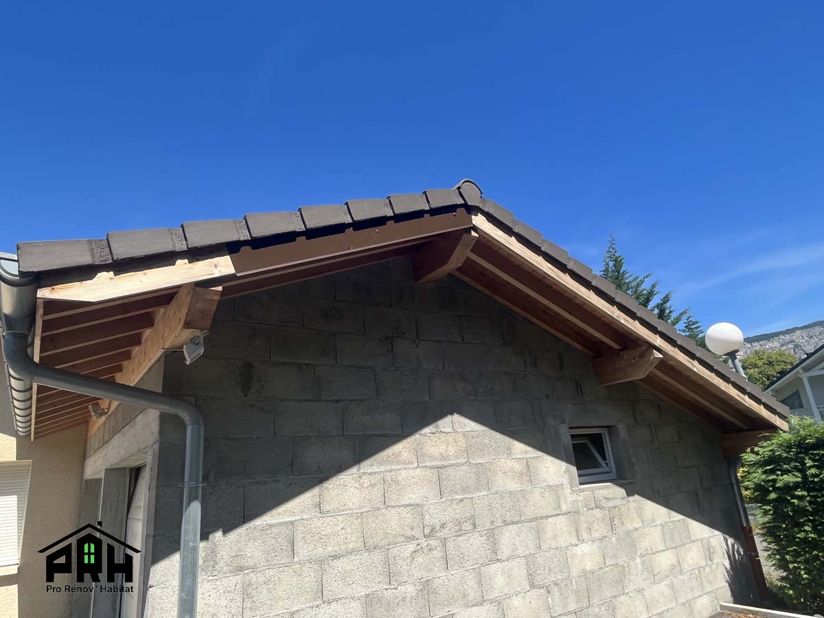 Photo d'un habillage de boiserie réalisé par Pro Renov Habitat